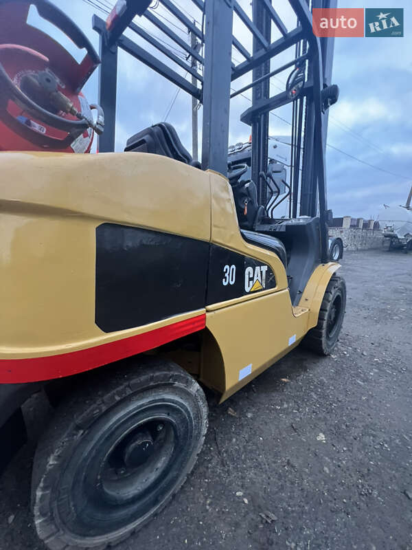 Вилочный погрузчик Caterpillar GP 2017 в Тернополе