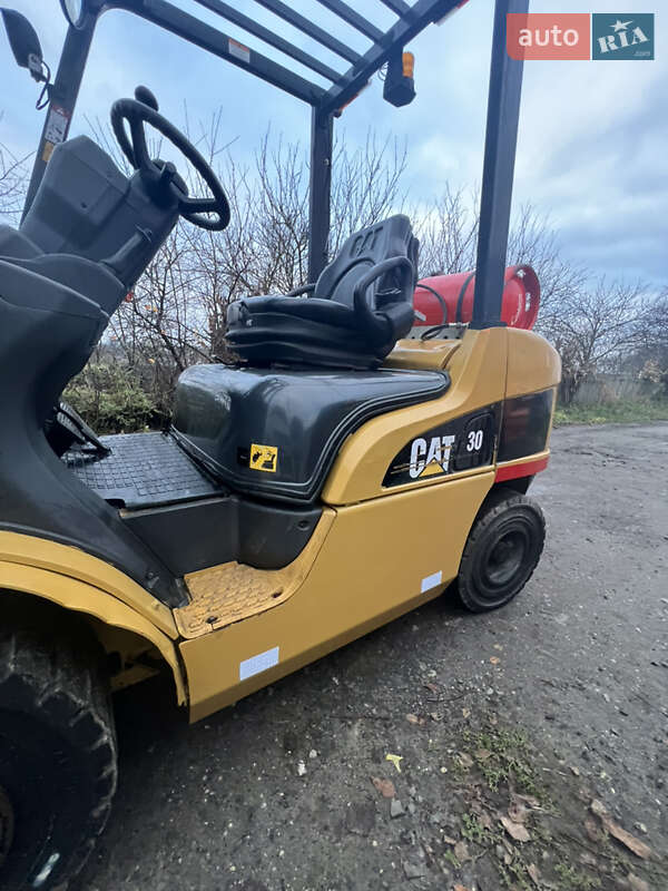 Вилочный погрузчик Caterpillar GP 2017 в Тернополе