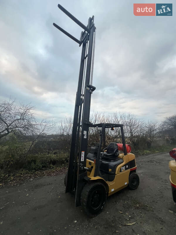 Вилочный погрузчик Caterpillar GP 2017 в Тернополе