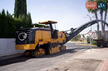 Фреза дорожная Caterpillar PM 2021 в Хмельницком