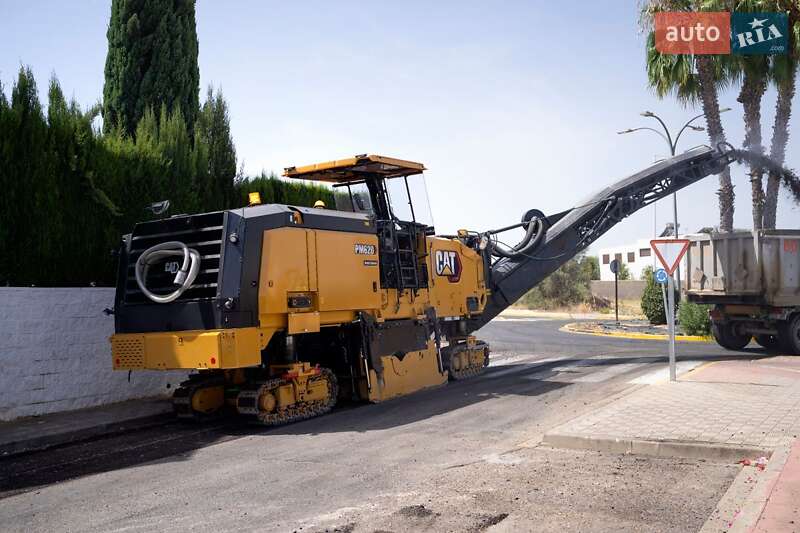 Фреза дорожная Caterpillar PM 2021 в 