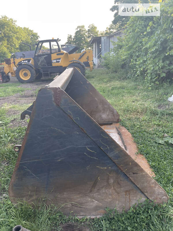 Телескопический погрузчик Caterpillar TH 360B 2009 в Киеве фото 20 Телескопический погрузчик Caterpillar TH 360B 2009 в Киеве