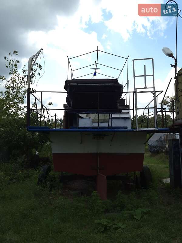 Катер Чайка МЛ 20 2005 в Києві