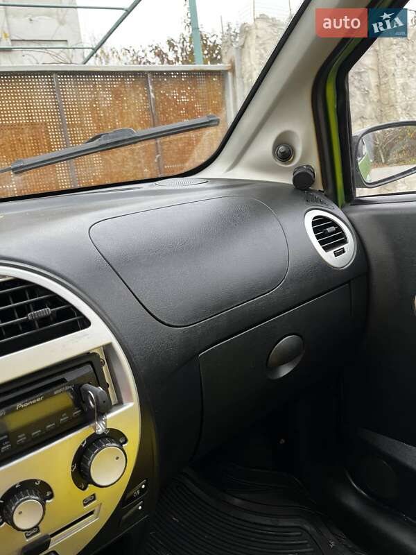 Хетчбек Chana Benni 2008 в Ужгороді