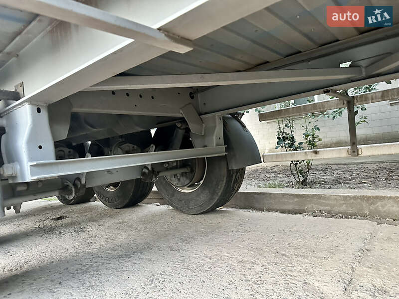Зерновоз - напівпричіп Chereau C38 2001 в Сараті