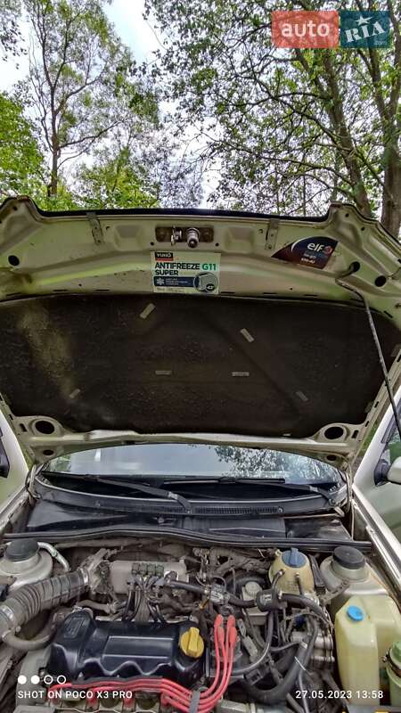 Лифтбек Chery Amulet 2007 в Тростянце