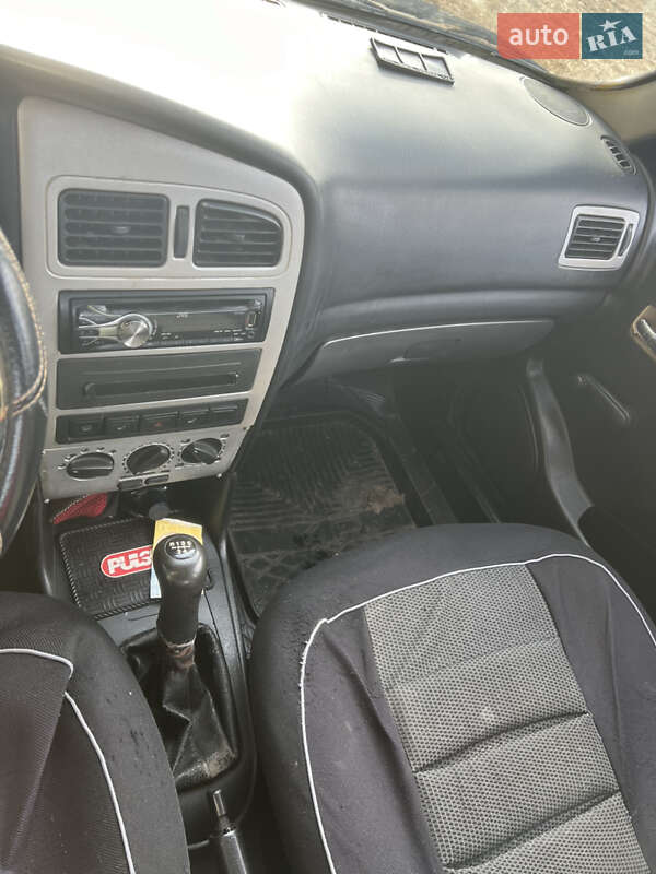 Седан Chery Amulet 2004 в Черновцах