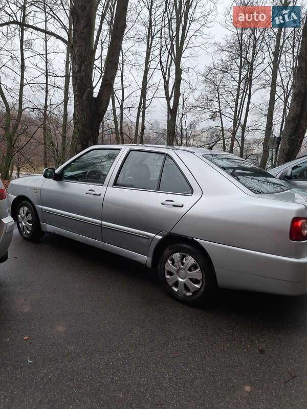 Лифтбек Chery Amulet 2011 в Киеве фото 3 Лифтбек Chery Amulet 2011 в Киеве