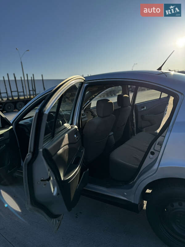 Седан Chery E5 2014 в Коростене