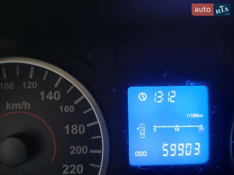 Седан Chery E5 2013 в Бориславе