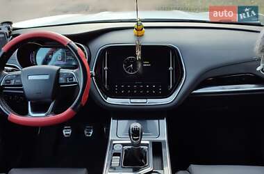 Позашляховик / Кросовер Chery Jetour X70 2022 в 