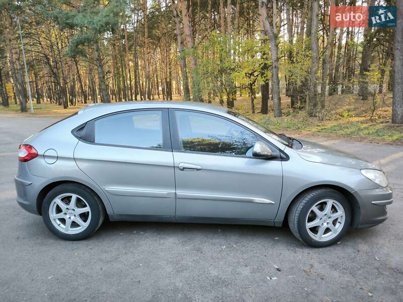 Седан Chery M11 2011 в Вараші