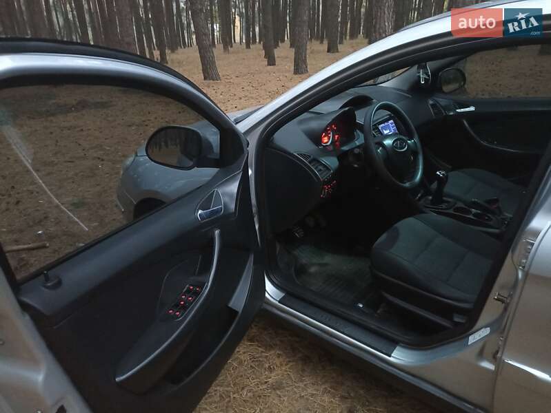 Седан Chery M11 2010 в Сумах