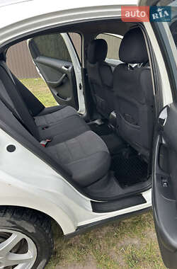 Седан Chery M11 2011 в  фото 15 Седан Chery M11 2011 в