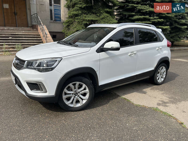 Внедорожник / Кроссовер Chery Tiggo 2 2017 в Николаеве