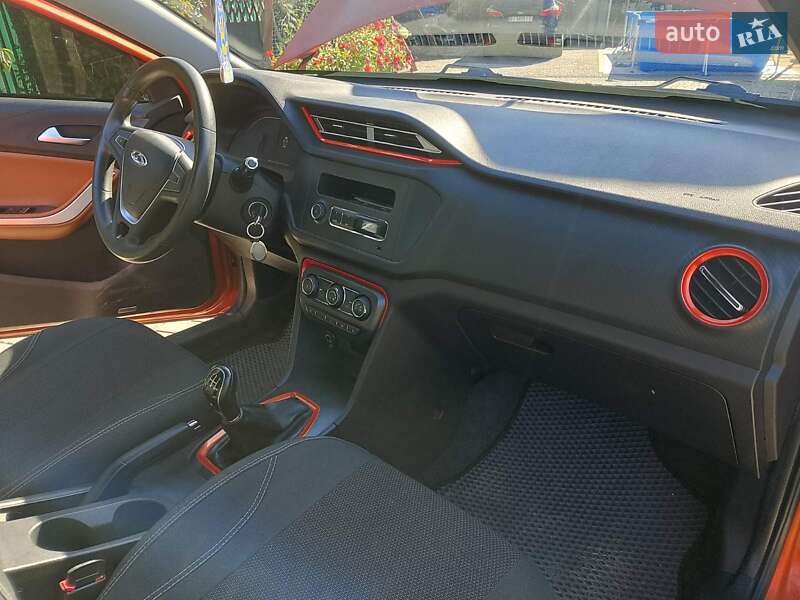 Внедорожник / Кроссовер Chery Tiggo 2 2017 в Гадяче