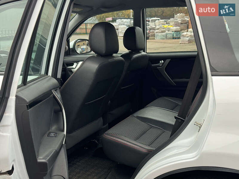 Внедорожник / Кроссовер Chery Tiggo 3 2017 в Киеве