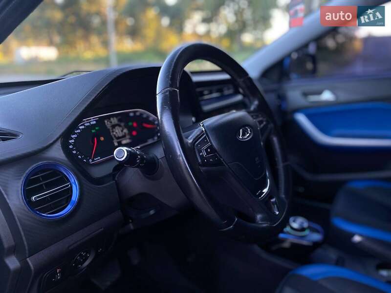 Внедорожник / Кроссовер Chery Tiggo 3xe 2018 в Киеве