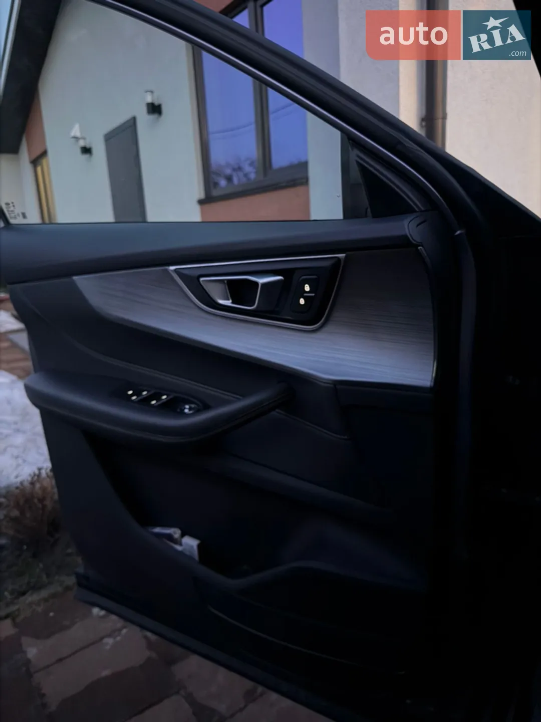 Chery Tiggo 4 Pro 2023 VIN LVVDB21BXPD236896 фото оголошення 12 з 21