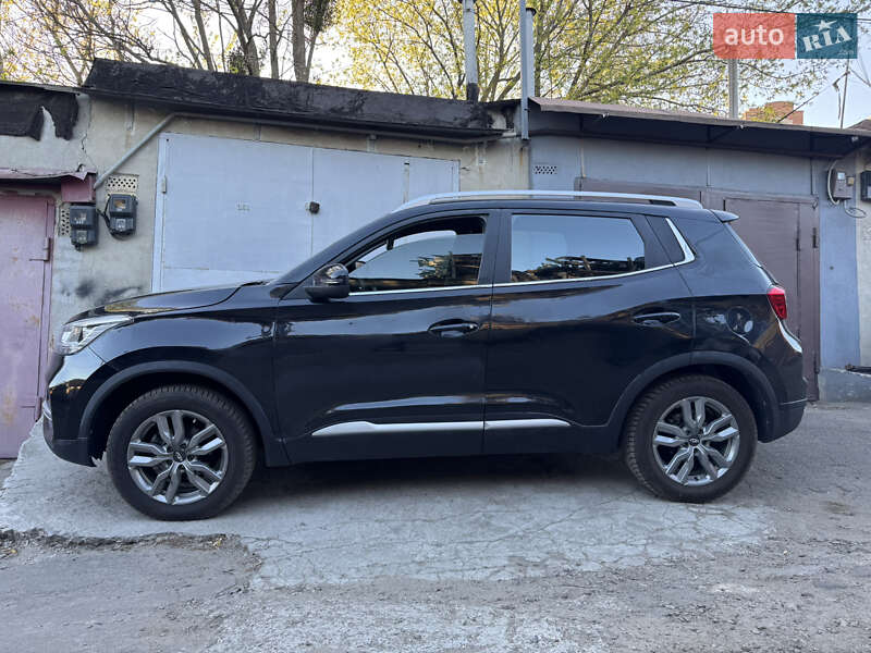 Позашляховик / Кросовер Chery Tiggo 4 2021 в 
