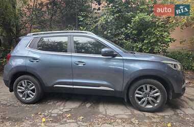 Позашляховик / Кросовер Chery Tiggo 4 2022 в 