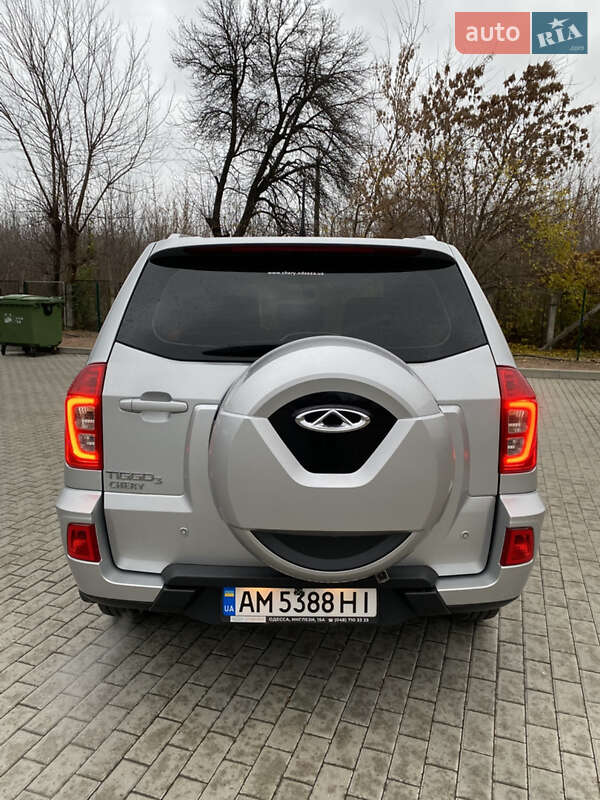 Позашляховик / Кросовер Chery Tiggo 2016 в Житомирі