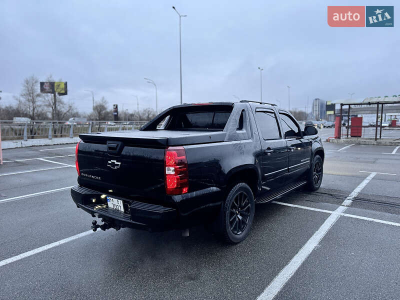 Пикап Chevrolet Avalanche 2006 в Киеве фото 6 Пикап Chevrolet Avalanche 2006 в Киеве