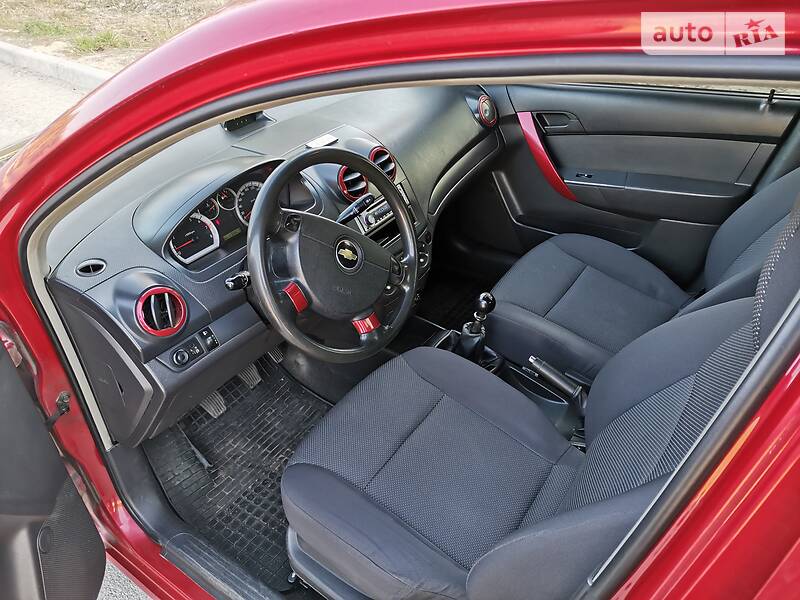 Седан Chevrolet Aveo 2006 в Києві