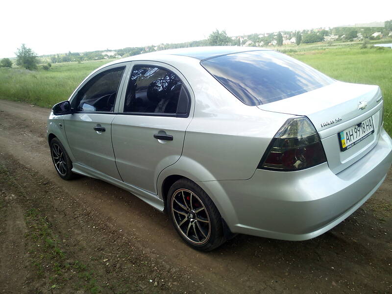 Седан Chevrolet Aveo 2009 в Слов'янську
