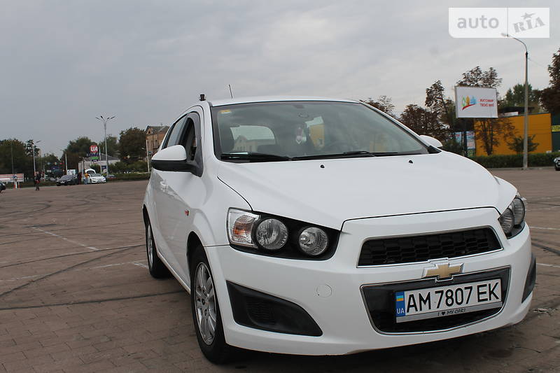 Хетчбек Chevrolet Aveo 2012 в Житомирі фото 3 Хетчбек Chevrolet Aveo 2012 в Житомирі