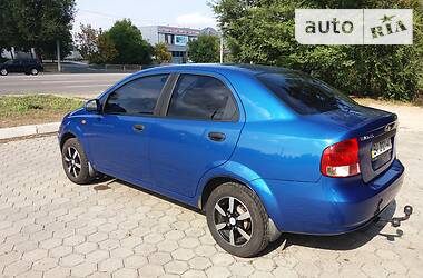 Седан Chevrolet Aveo 2005 в Днепре