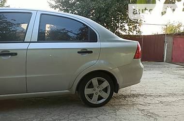 Седан Chevrolet Aveo 2011 в Кривом Роге