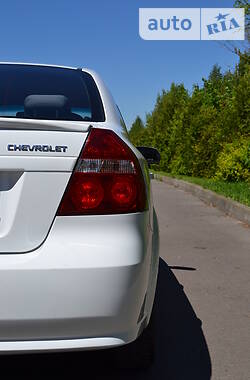 Седан Chevrolet Aveo 2010 в Рівному