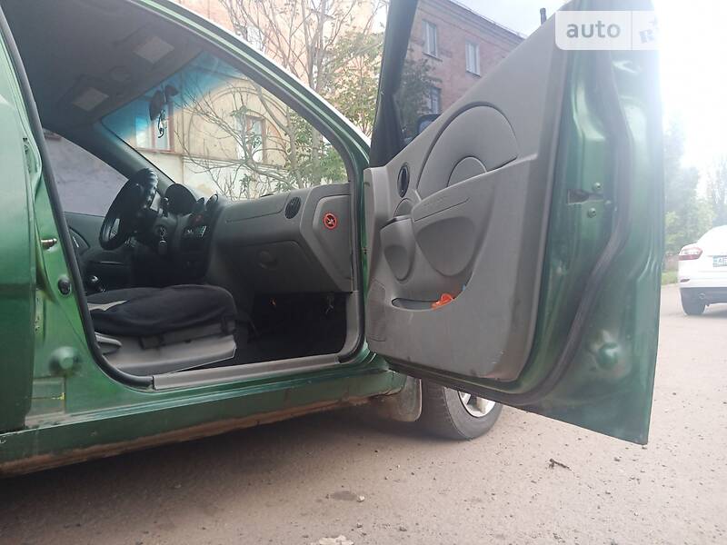 Седан Chevrolet Aveo 2004 в Кривому Розі фото 21 Седан Chevrolet Aveo 2004 в Кривому Розі
