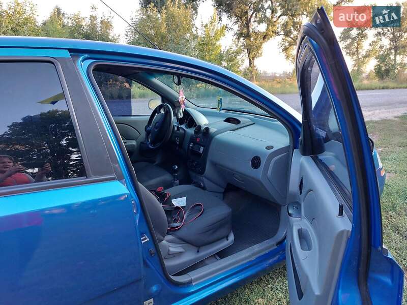 Седан Chevrolet Aveo 2005 в Лебедині