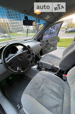 Седан Chevrolet Aveo 2005 в Львове