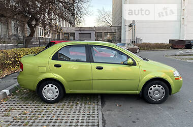 Седан Chevrolet Aveo 2005 в Киеве