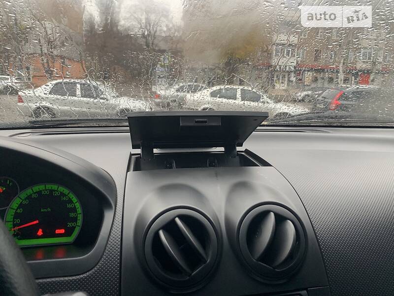 Седан Chevrolet Aveo 2011 в Кривом Роге