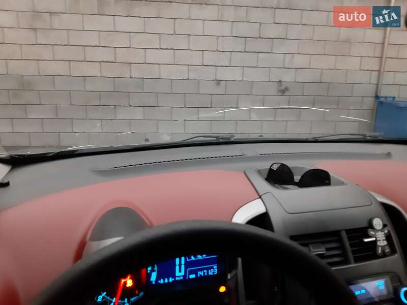 Седан Chevrolet Aveo 2011 в Києві