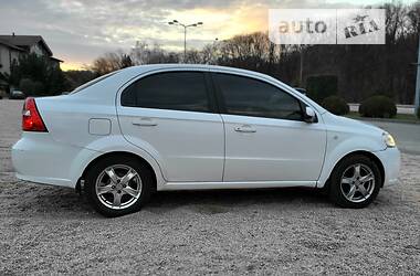 Седан Chevrolet Aveo 2008 в Дніпрі