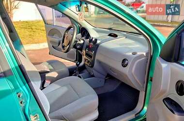 Седан Chevrolet Aveo 2005 в Луцьку