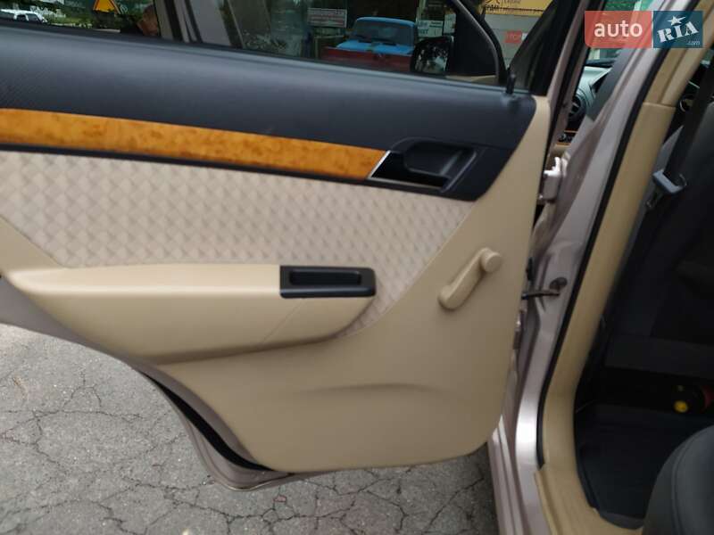Седан Chevrolet Aveo 2008 в Киеве