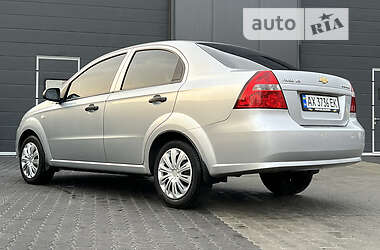 Седан Chevrolet Aveo 2010 в 