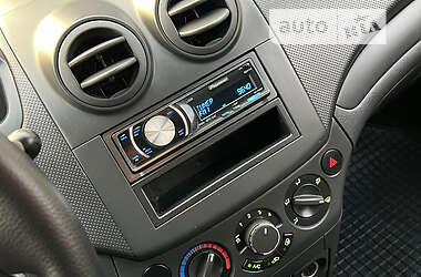 Седан Chevrolet Aveo 2010 в 
