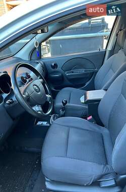 Хэтчбек Chevrolet Aveo 2006 в 