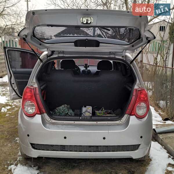 Хетчбек Chevrolet Aveo 2008 в Новомосковську