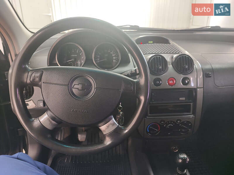 Седан Chevrolet Aveo 2005 в Софиевской Борщаговке