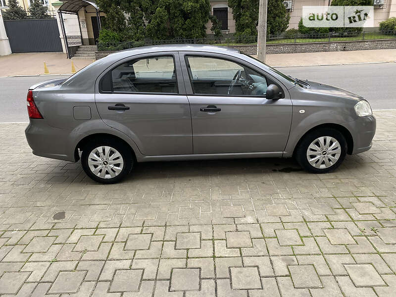 Седан Chevrolet Aveo 2008 в Києві