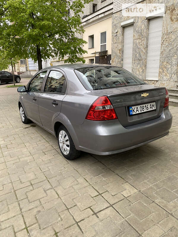 Седан Chevrolet Aveo 2008 в Києві