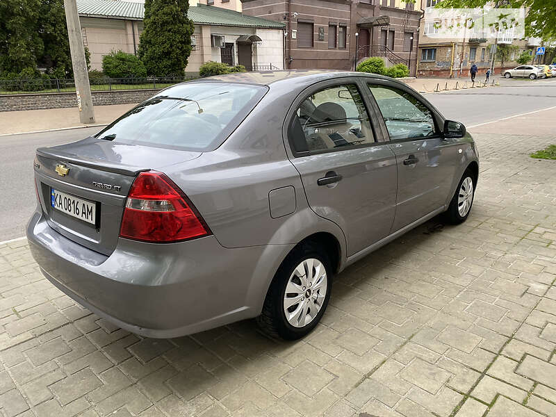 Седан Chevrolet Aveo 2008 в Києві